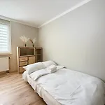 Reja Cozy Comfort By Bookinghost *