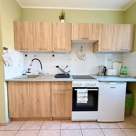 Reja Cozy Comfort By Bookinghost Apartman *