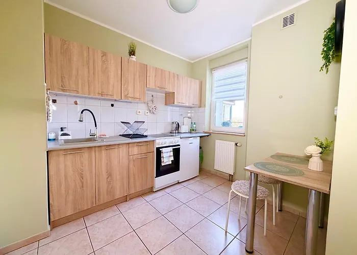 Reja Cozy Comfort By Bookinghost Apartman