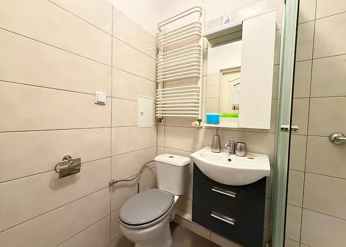 Reja Cozy Comfort By Bookinghost Apartman